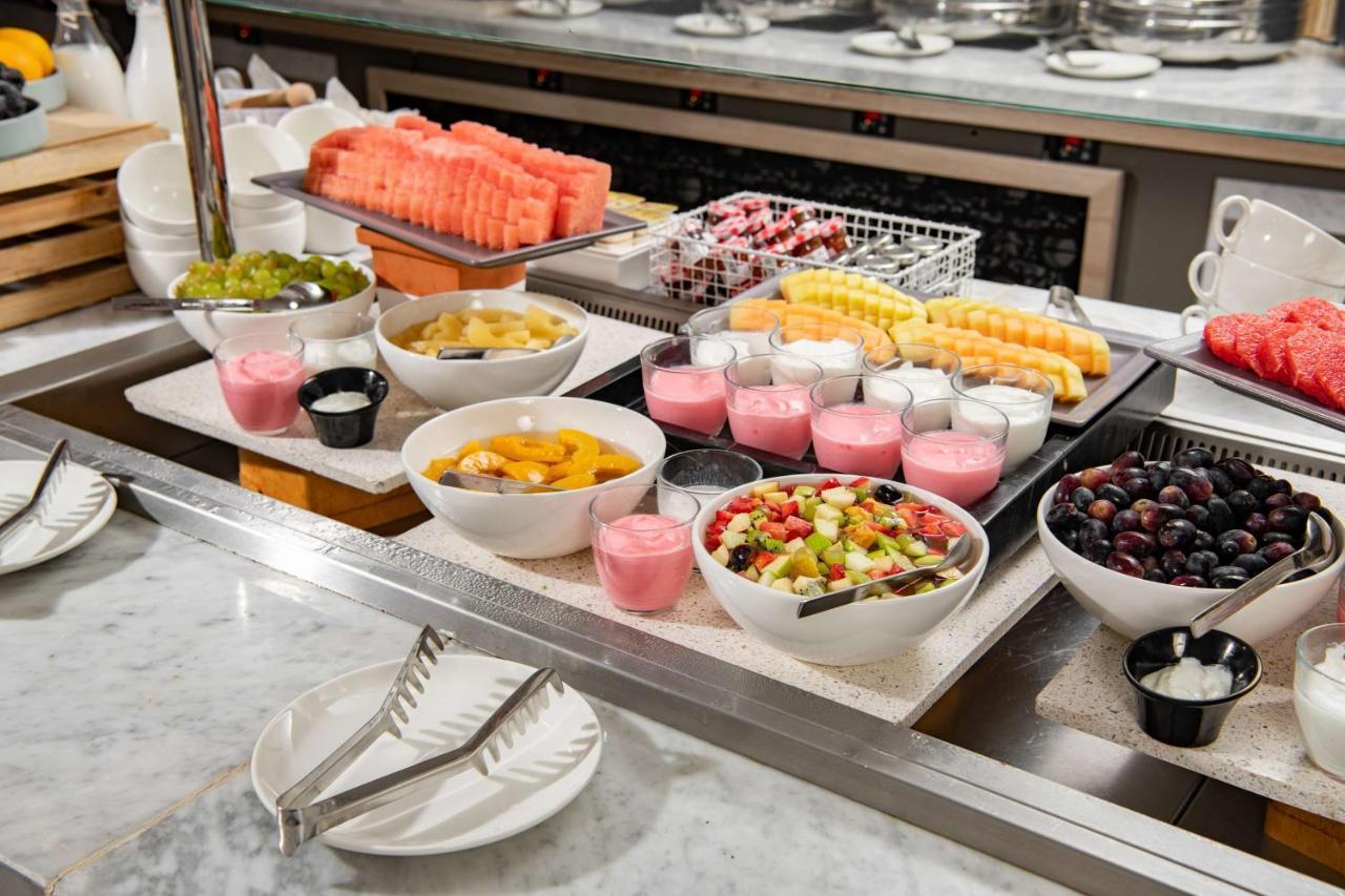 Park Inn By Radisson Makkah Aziziyah Meca Exterior foto A buffet breakfast at a luxury hotel