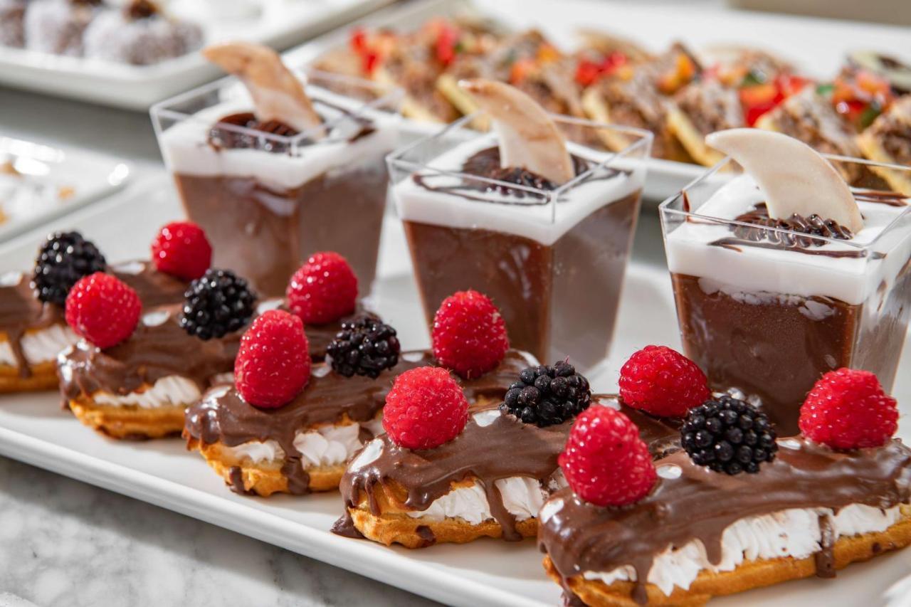 Park Inn By Radisson Makkah Aziziyah Meca Exterior foto Belgian waffles