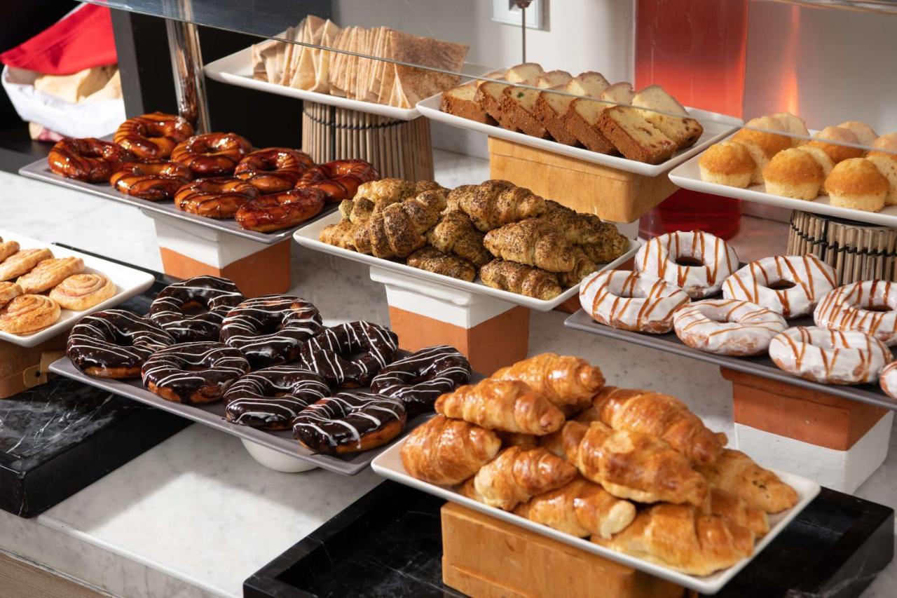 Park Inn By Radisson Makkah Aziziyah Meca Exterior foto Various types of pastry