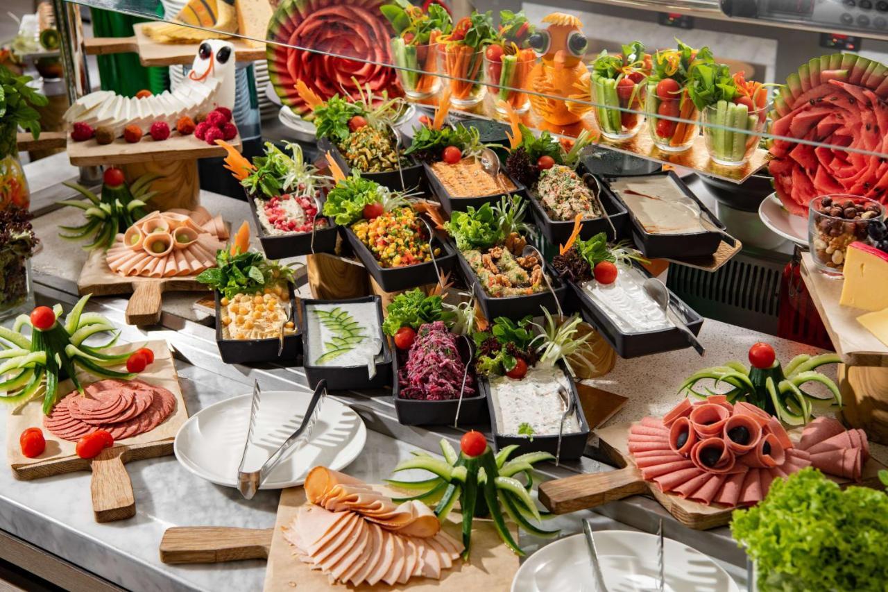 Park Inn By Radisson Makkah Aziziyah Meca Exterior foto A buffet at a luxury hotel